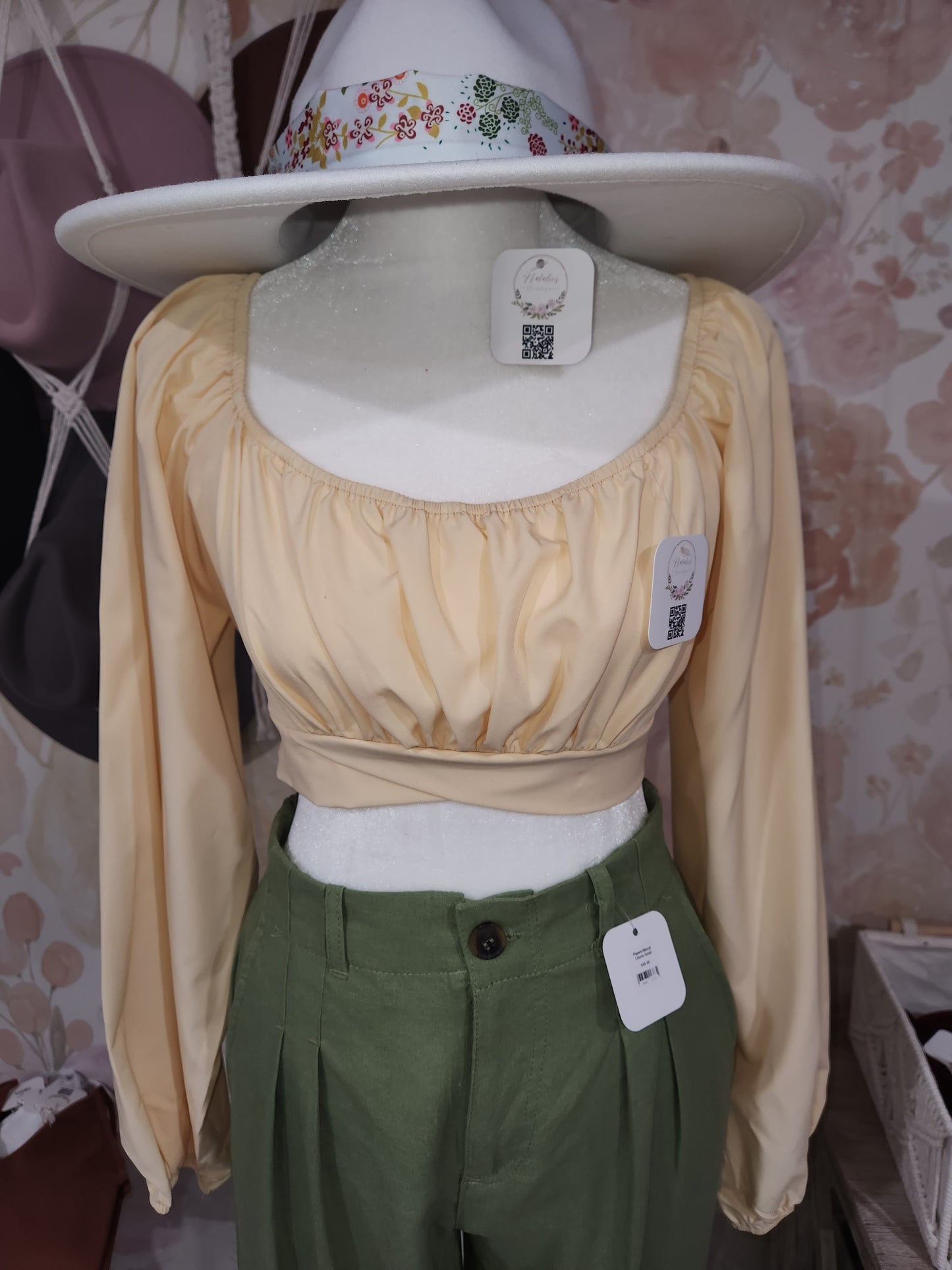 Isla Crop