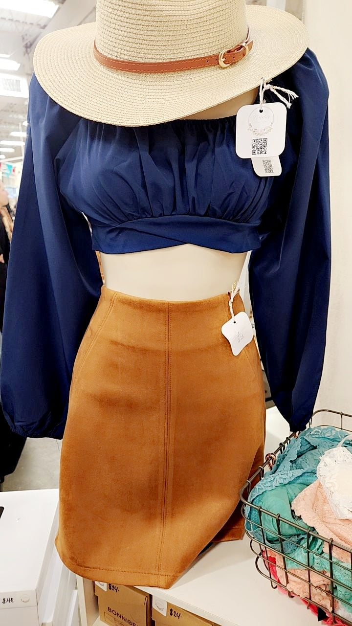 Isla Crop