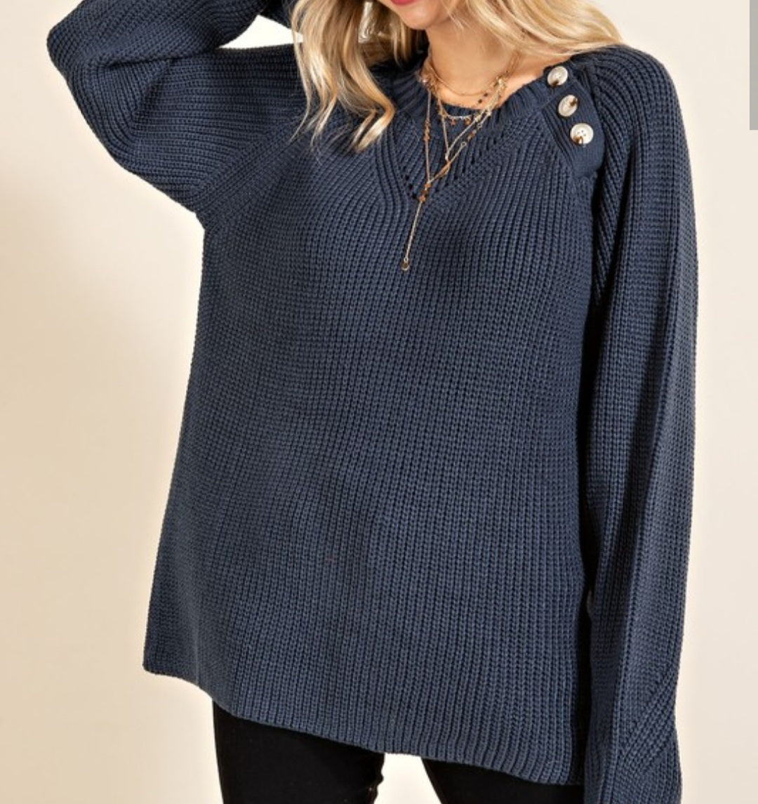 Allie buttoned pullover